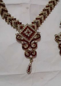 Elegant Necklace and Earring Set