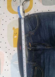 Lightly Ripped Skinny Jeans Great Condition!