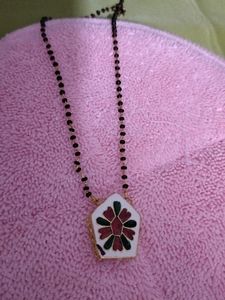 Hut Shape Kundan Mangalsutra With Back Meenakari.