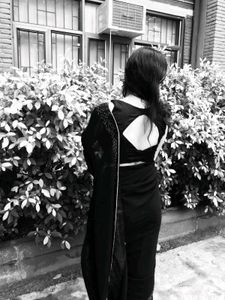 Elegant Black Saree,with Stiched Blouse