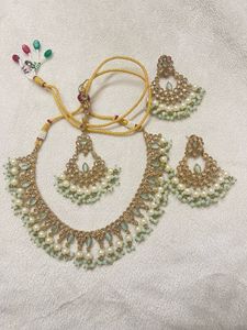 Beautiful Pearl And Kundan Necklaces Set
