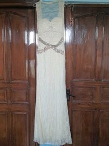ethereal lace moment 🤍 🌬️🦢