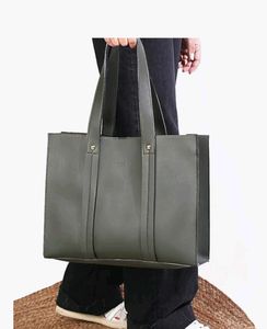 Beautiful Stylish Tote Bag With Small Pouch