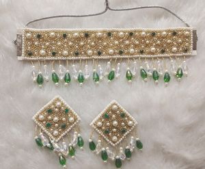New Handmade Choker Set With Earrings