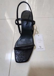 Eridani Moscow Black Shiny Blocks