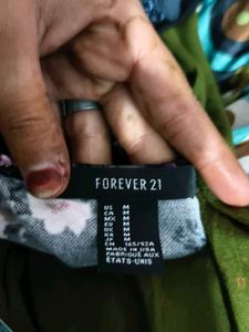 FOREVER 21 CROP TOP