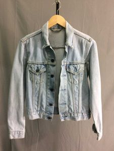 Vintage 90s Denim Trucker Jacket Lightwash