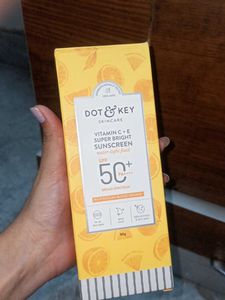 Dot & Key Vitamin C+E Super Bright Sunscreen