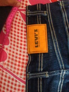 Levi&#39;s Dark Wash Jeans
