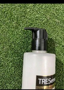 Pack of 2 TRESemme Pro Pure Damage Recovery Shampo