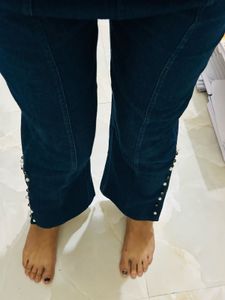Stylish Denim Pearl Embellished Jeans