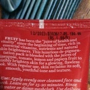 Biotique Fruit Brightening Tab Removal Face Pack
