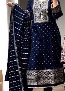 Elegant Navy Blue Kurta Set Pakistani suit