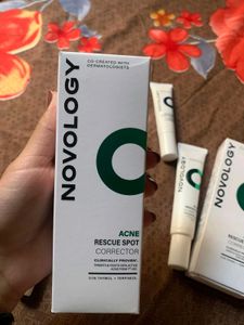 2 Acne Spot Corrector,1facewash and 1 Moisturizer