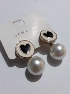 Korean cool Heart & Pearl Earrings - Brand New 🌟