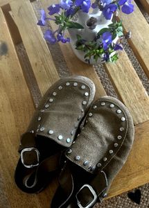 Zara suede Clogs size 36