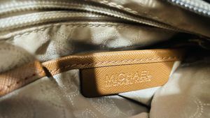 ✨ Michael Kors Crossbody Bag ✨