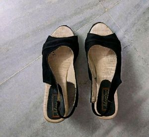 Wedges 👠 | | ❗ giving away ⚠️