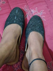 Black Juti