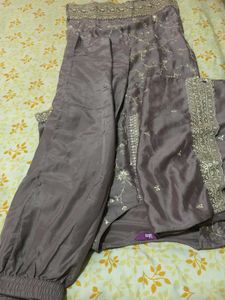 Elegant Mauve Embroidered Kurta Set