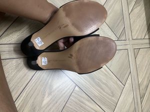 Authentic Tommy Hilfiger Leather Slim Heels