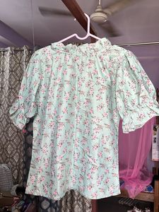 Floral Print Puff Sleeve Top