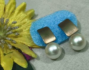 Pearl Drop Earrings with Gold Accents