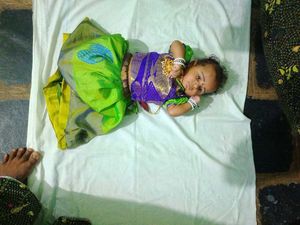 Kids Girl Pattu Langa With Top