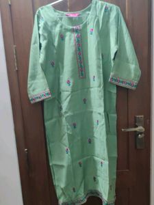 Elegant Green Embroidered Kurta