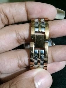 DRESS BERRY WATCH NO 2211556