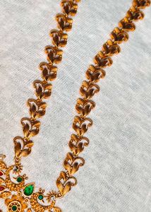 Elegant Gold Necklace
