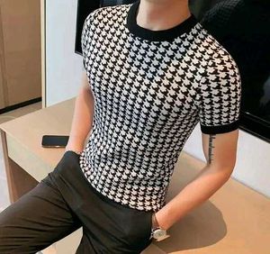🔥 Houndstooth T Shirt 🤝🏻🎽
