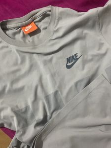 NIKE TSHIRT