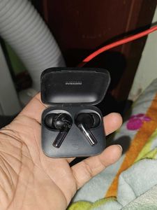 oneplus buds pro 2r  excellent condition one side