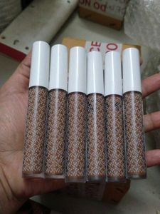 Concealer 1 piece.