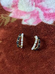 Women’s Ear Hoop