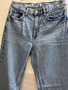 Wide Leg Light Wash Jeans