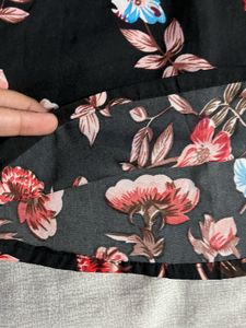 Elegant Black Floral Top – Stylish &amp; Comfortable