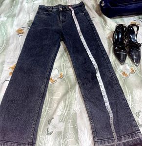 Combo Blue Levi’s jeans  And Grey Mom Jean