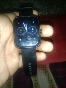 Noise Pulse 2 Max smartwatch.