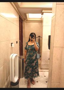 Women's Chiffon Fit Flare Square Knee Length Dress