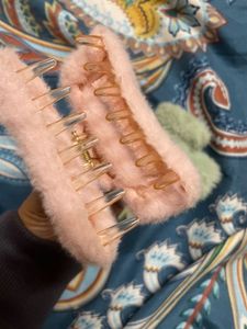 Pack Of 2 Furry Clutchers - Blue And Pink🎀