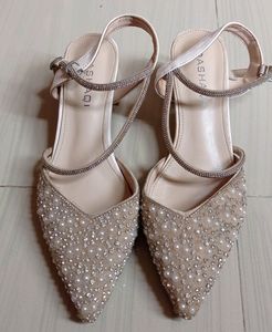 TRENDY WOMAN BLOCK HEEL