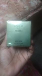 Wall of love # lakme cream.