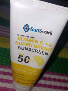 Vitamin C+E Super Bright Sunscreen