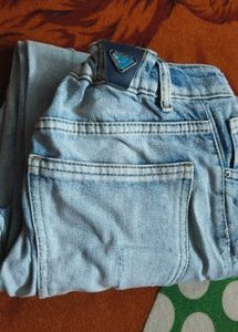 Fashionable Stretchable Jeans For Girls...