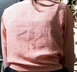 Beautiful Knotted Shirt 💗