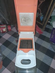 Vegetable Cutter With Peeler