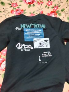 Stylish Black Sweatshirt