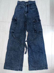 Wide Leg Cargo Jeans